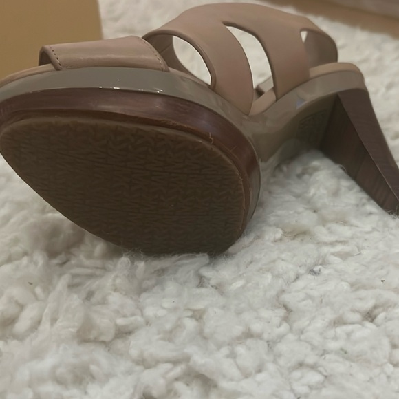 Michael Kors Carla Platform Women's Beige Platform Sandals - Picture 6 of 10